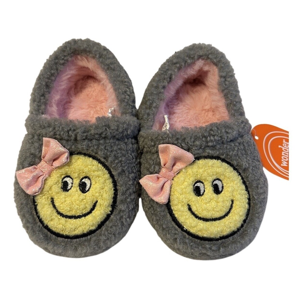 Wonder Nation Smiley Face Slippers Toddler Girls Size 5-6 Fuzzy Slip On Shoes